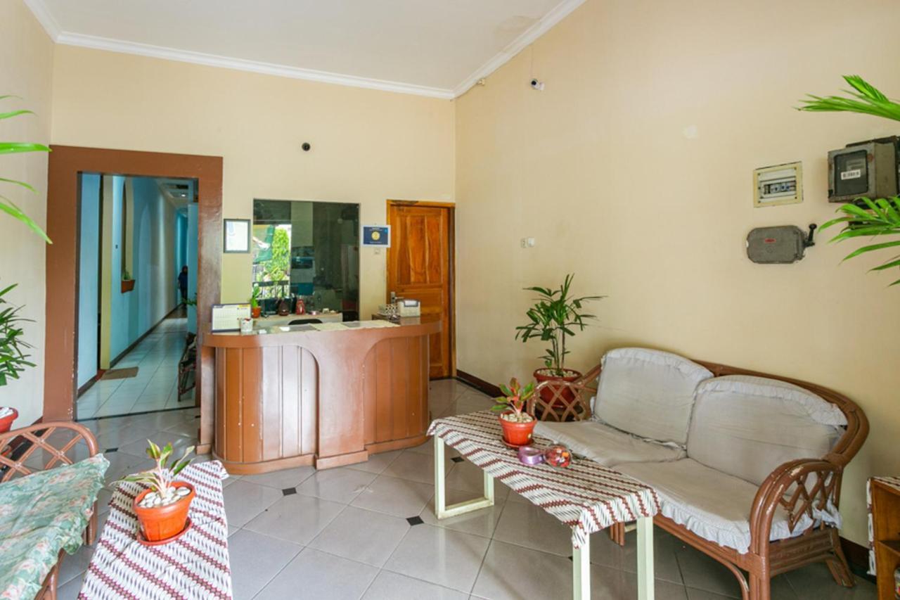 Reddoorz Syariah @ Sakinah Guesthouse Sragen Eksteriør bilde