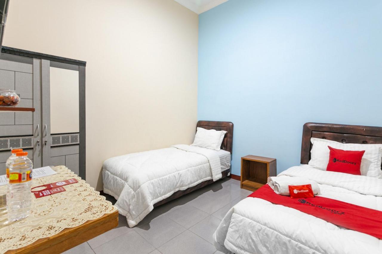 Reddoorz Syariah @ Sakinah Guesthouse Sragen Eksteriør bilde